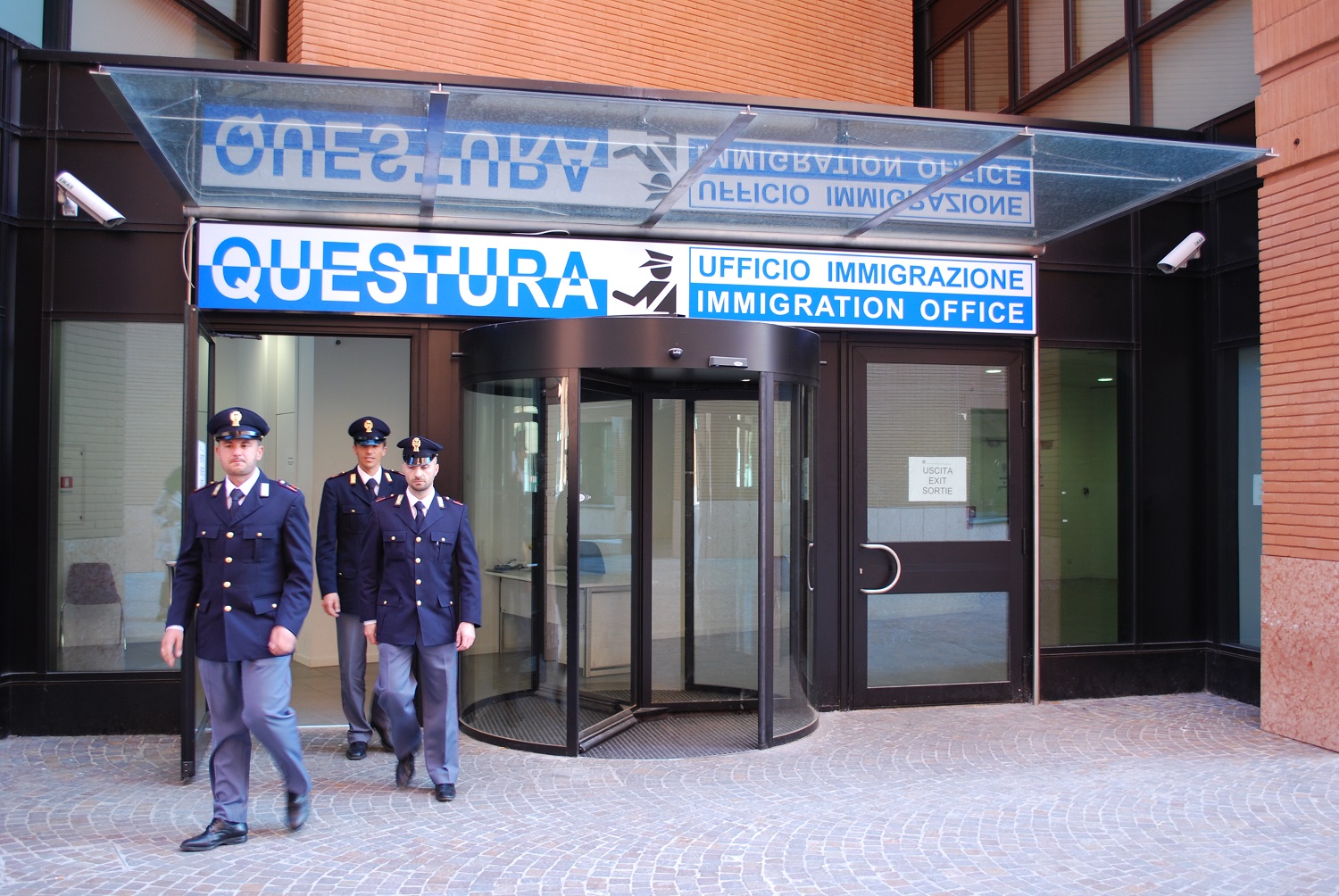 questura permesso di soggiorno status